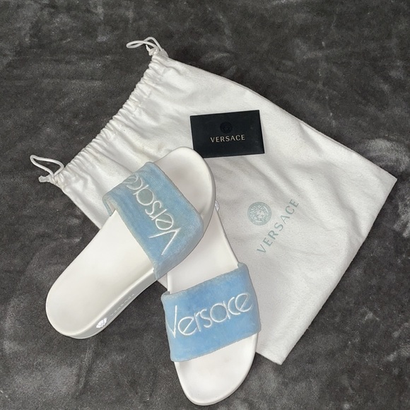 Versace Slippers - Picture 5 of 6